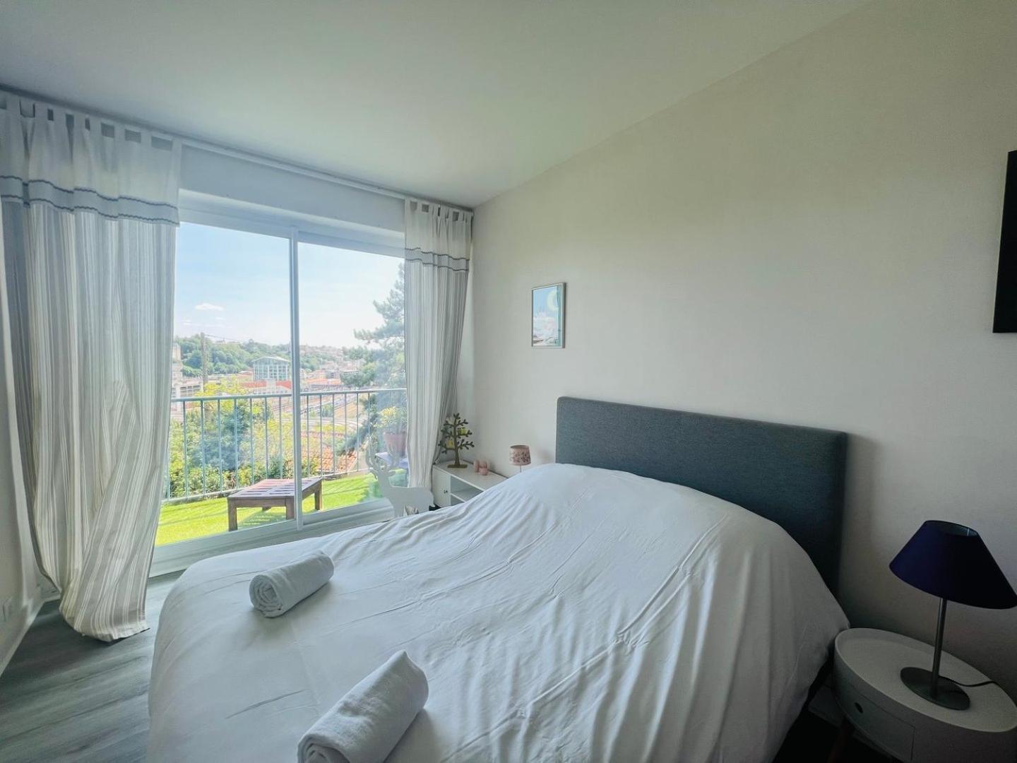 Le Retro - Splendide Appartement ปัวติเยร์ ภายนอก รูปภาพ